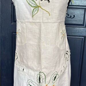 Contemporary APRON Floral Embroidered Cutout 2 pocket Spring Refresh classic
